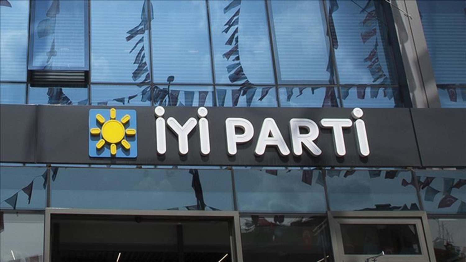 İYİ Parti’den toplu istifa